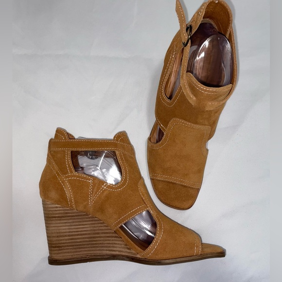 Sold NWT LUCKY BRAND LUKILI WEDGE SANDAL SIZE 9 - Picture 7 of 11